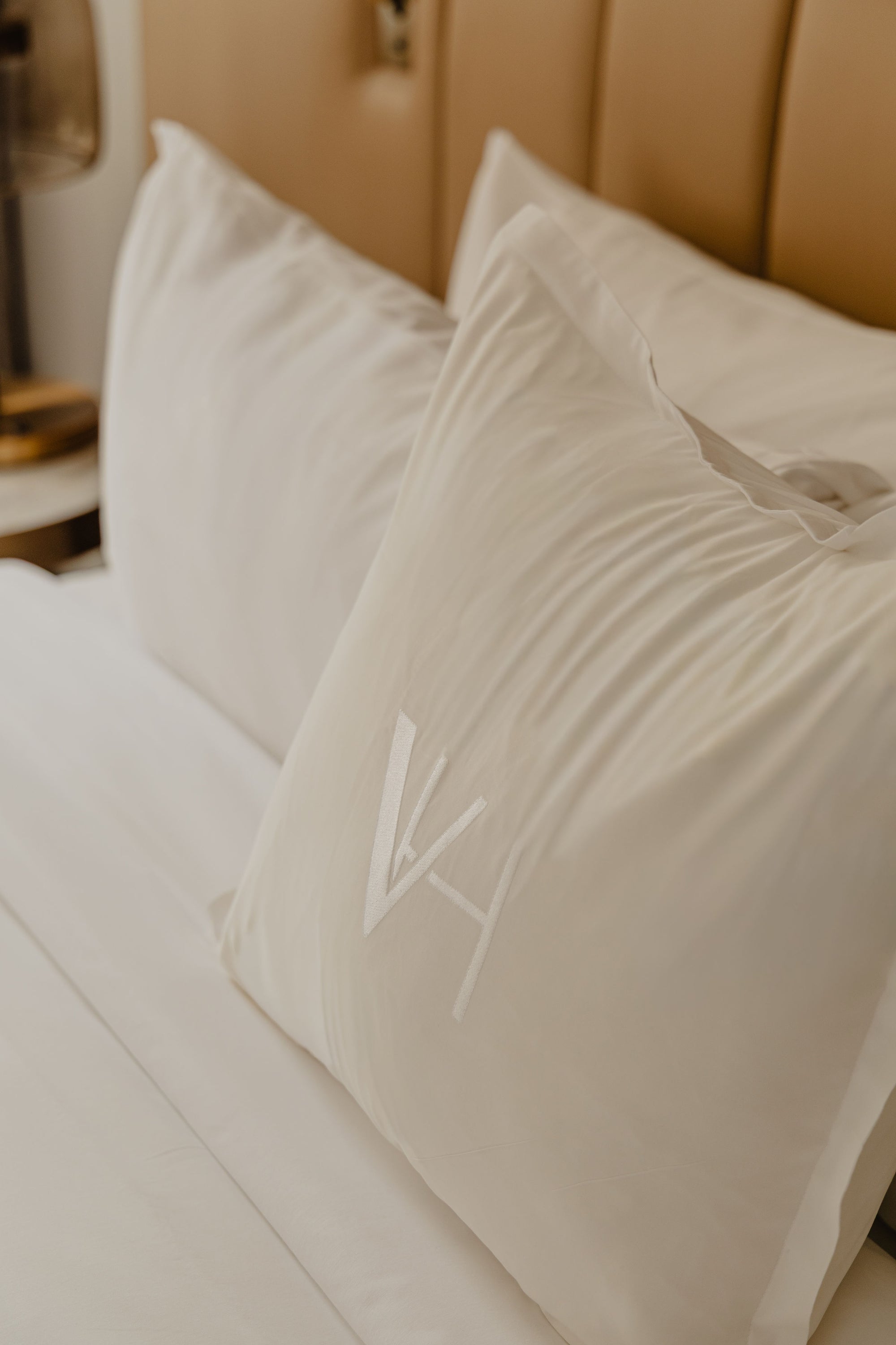 Queen Pillow (18x28x2)